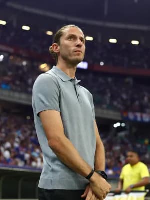 Filipe Luís após nova vitória com DNA do Flamengo: 'Aceito correr risco'