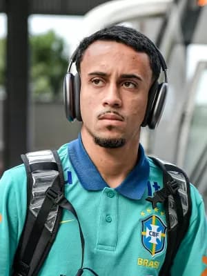 Matheus Gonçalves, apesar das poucas chances no Flamengo: ‘Prefiro ficar’