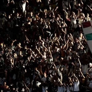 PM prende homem antes de Fla-Flu por briga generalizada entre torcedores