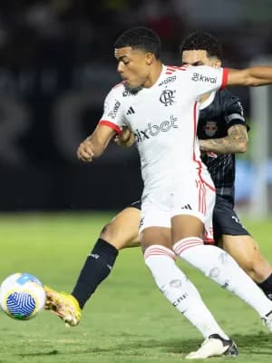 Igor Jesus e Werton acertam renovação de contrato com o Flamengo