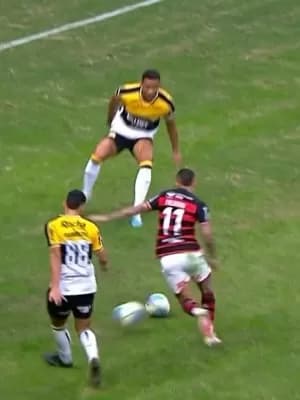 Qual foi o maior absurdo do apito no final de semana?