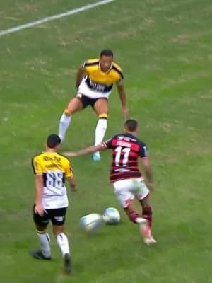 Qual foi o maior absurdo do apito no final de semana?