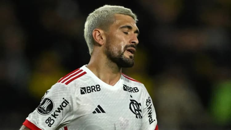 Eliminação do Flamengo é merecida e inaceitável