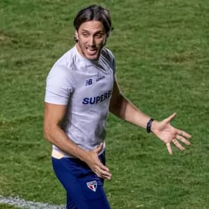 São Paulo e Flamengo têm horários de partidas alterados devido ao jogo do Brasil