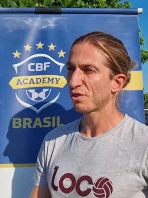 Flamengo anuncia Filipe Luís como novo técnico do sub-20