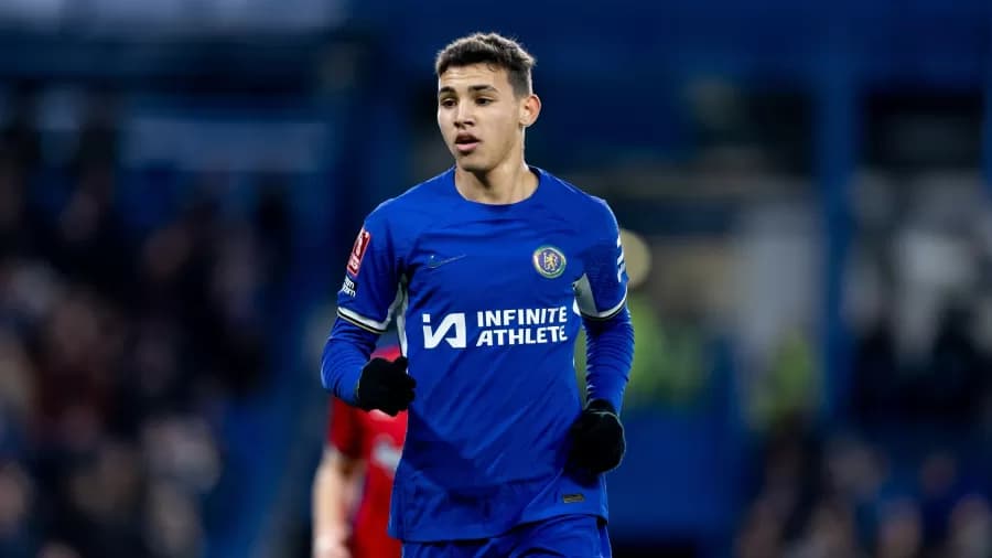 Deivid Washington: Chelsea topa dividir salário e aguarda 'sim' do Flamengo