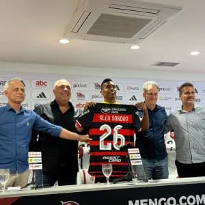 Flamengo terá retornos de lesionados e prepara estreias contra o Vasco