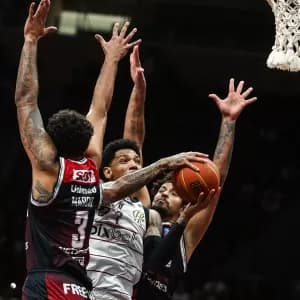 Franca segura o Fla no Maracanãzinho e larga na frente nas finais do NBB