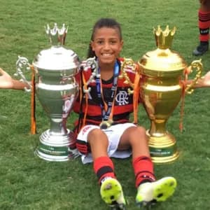 Joia de 11 anos agenciada por empresária de Haaland troca Fla por Palmeiras