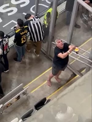 Atlético-MG exclui sócio acusado de racismo em jogo contra o Flamengo