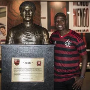 Ídolo do Flamengo, Adílio tem piora em quadro de câncer, diz jornal