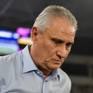 Tite é vaiado por torcedores do Corinthians antes de jogo contra o Flamengo