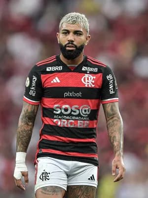 Gabigol é multado e perde a 10 do Fla após foto com camisa do Corinthians