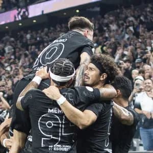 Disputas nos bastidores transformaram semifinal em guerra para Corinthians