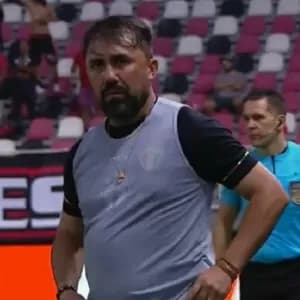 Bomba 'jurássica', gambá e Coudet fake: como foi a noite de Copa do Brasil