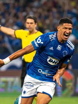 "Eu era flamenguista até vestir a camisa do Cruzeiro", diz Luvannor