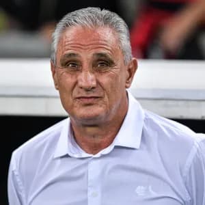 Torcida do Flamengo sobe o tom e hostiliza Tite após vitória magra