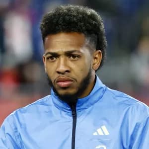 Mercado da bola: reforço no Corinthians, 'fico' no Fla e ex-Santos sem time