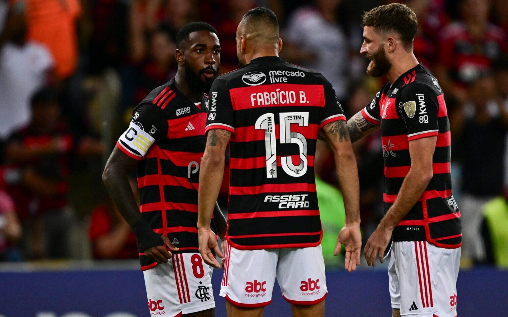 Time da Premier League tem interesse em jogador do Flamengo