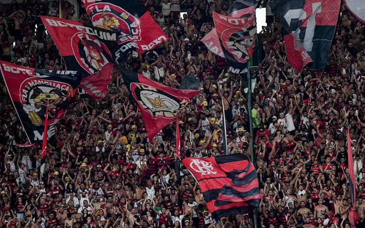Internauras se derretem a meia do Flamengo: ‘Personificação da torcida em campo’