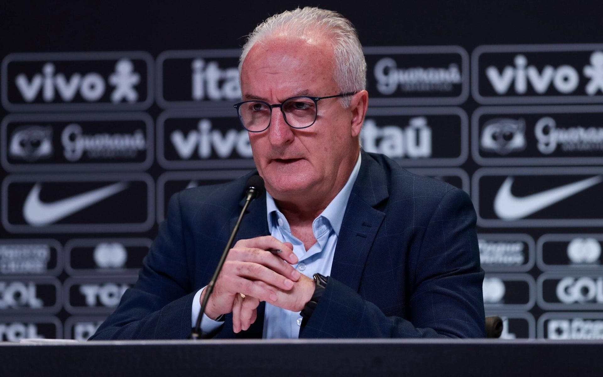 Web questiona ausência de ex-Flamengo na Seleção: ‘Grande erro de Dorival’