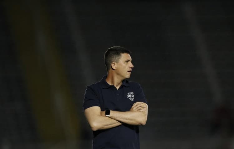 Ex-técnico de Flamengo e Vasco fica livre no mercado