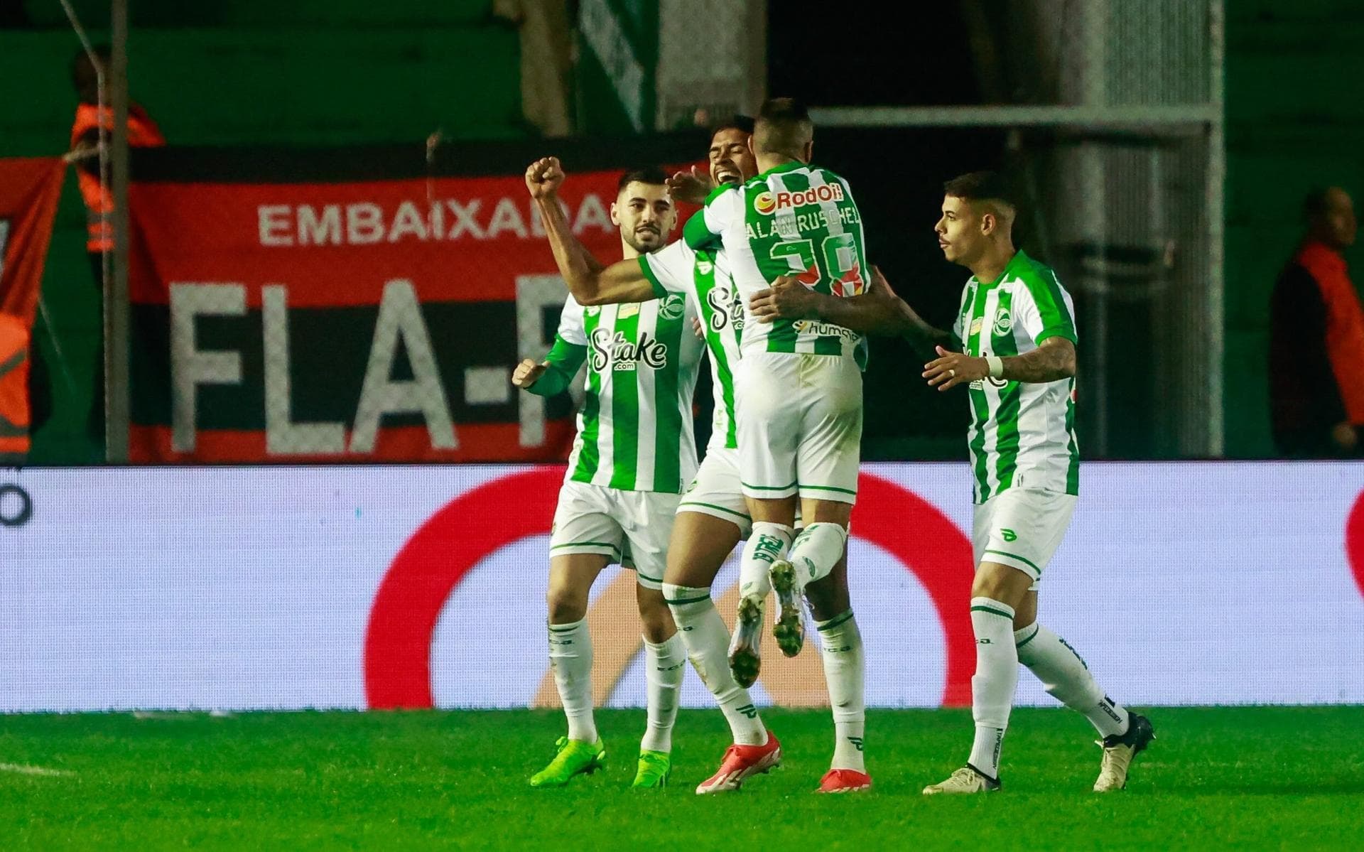 De virada, Juventude mantém tabu e vence Flamengo pelo Brasileirão