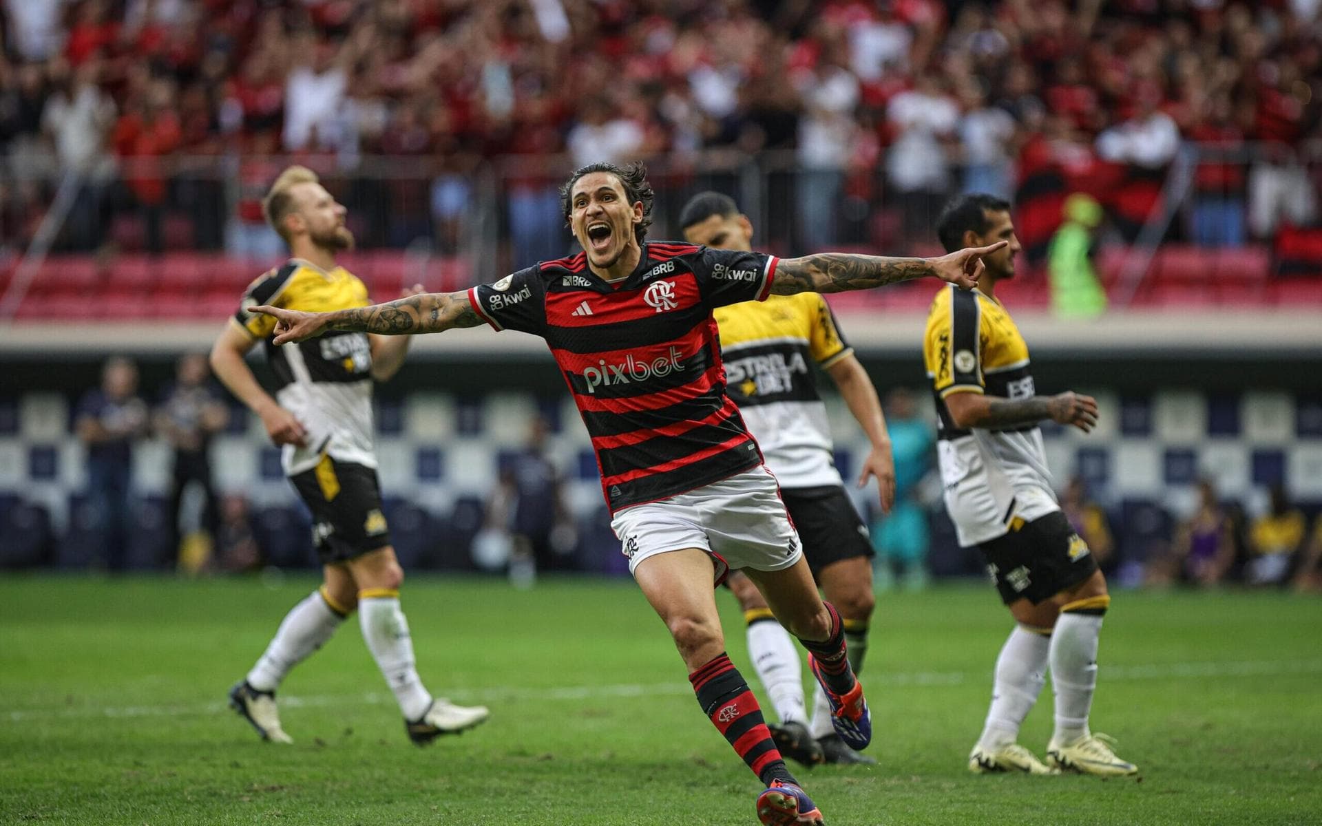 Vitória x Flamengo: onde assistir, horário e escalações do jogo pelo Brasileirão