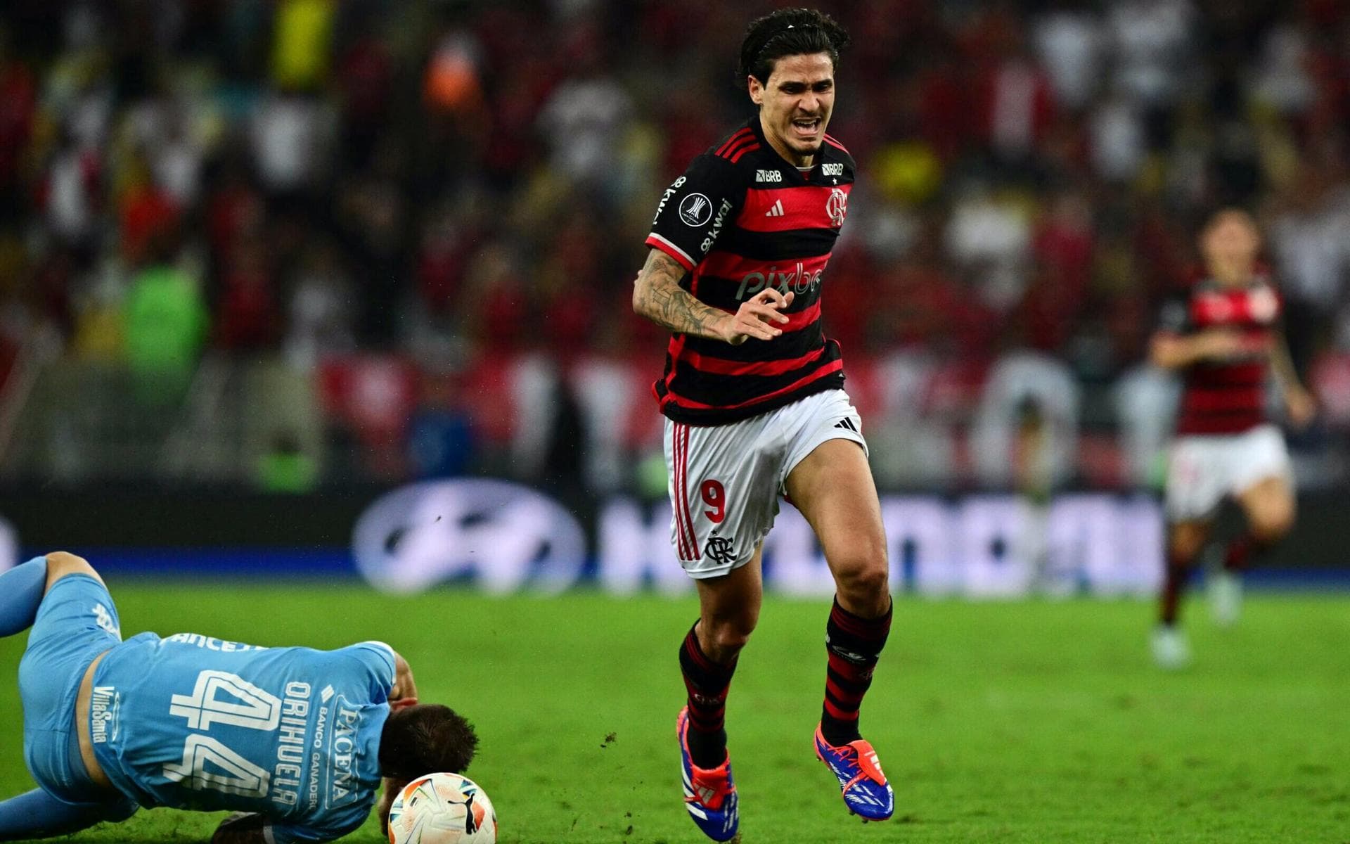 Flamengo: Pedro sente e é substituído no primeiro tempo contra o Bolívar na Libertadores