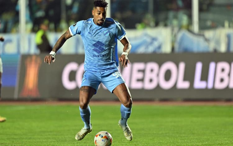 Ex-Vasco pune Flamengo pelo Bolívar e leva torcedores à loucura: ‘Iniesta? Não, é o Fábio Gomes’