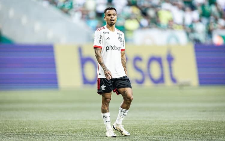 Torcedores do Flamengo detonam titular: ‘Fase assustadora, tenebrosa e horripilante’