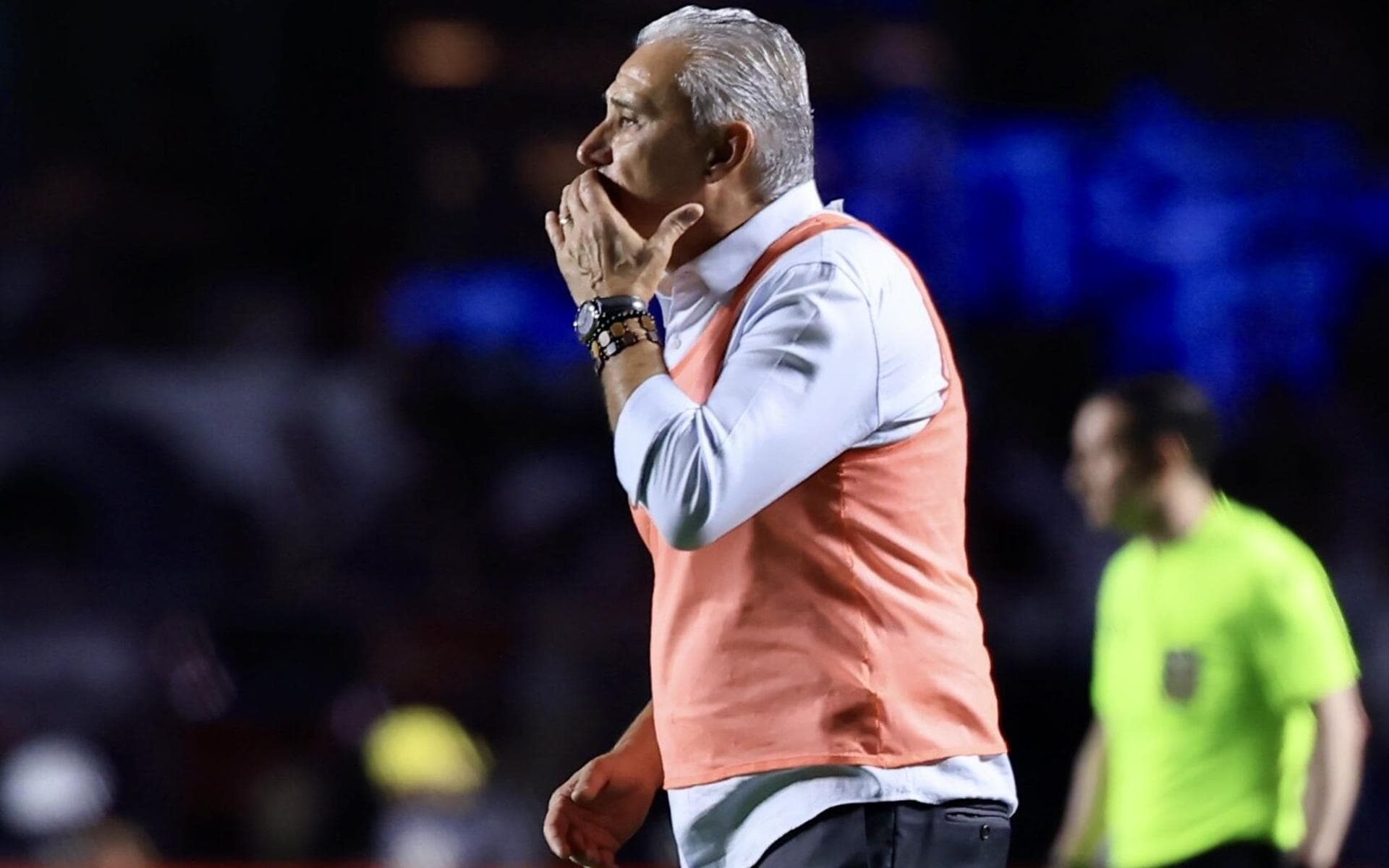 Torcedores do Flamengo detonam decisões de Tite após derrota para o São Paulo: ‘O maior culpado’