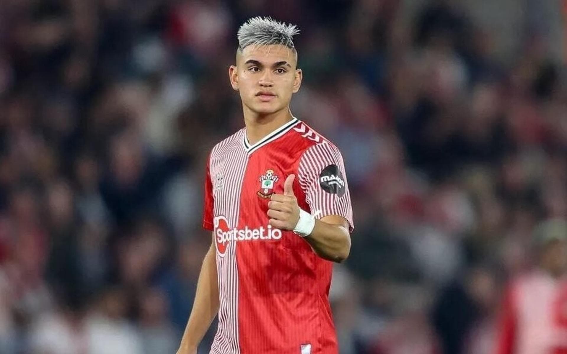 Flamengo negocia com jogador da Premier League por 25 milhões de euros