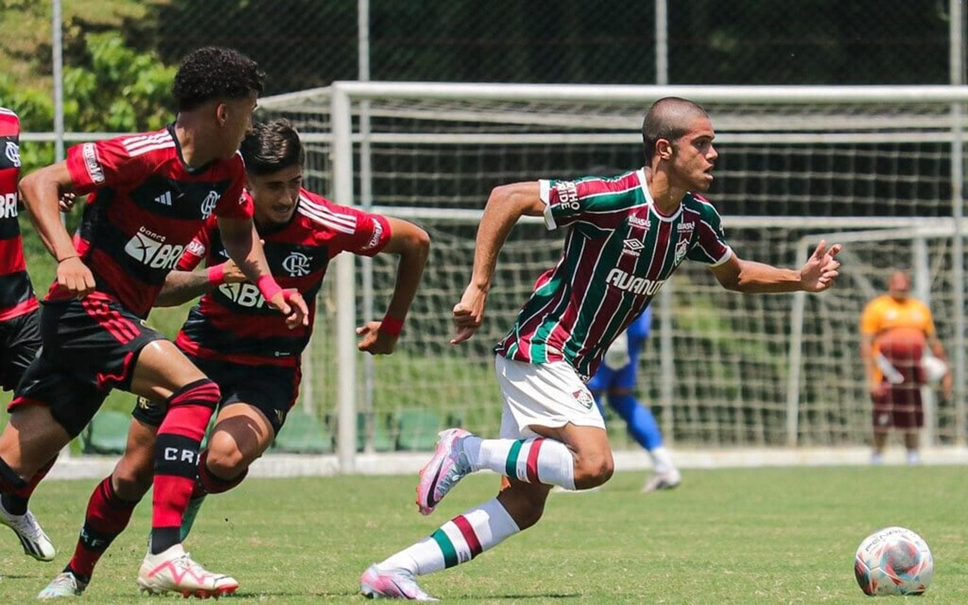 Flamengo x Fluminense: onde assistir, horário e escalações do jogo pelo Brasileirão Sub-17