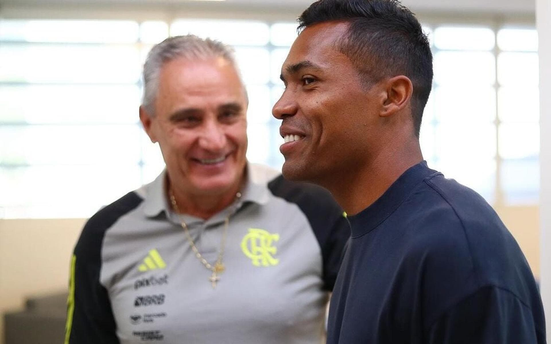 Juntos no Flamengo, Alex Sandro e Tite têm histórico de vitórias e defesa sólida na Seleção