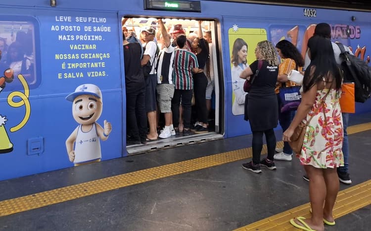 Superquarta de Libertadores no Rio começa com transporte público lotado, mas sem incidentes