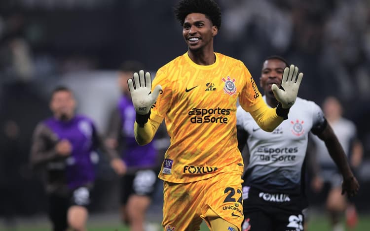 Flamengo recusa proposta do Corinthians por compra de Hugo Souza; entenda