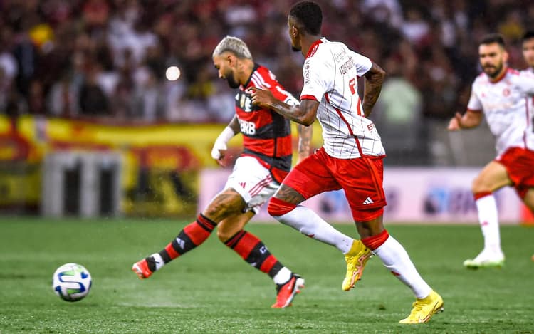 Internacional x Flamengo: onde assistir, horário e escalações do jogo pelo Brasileirão