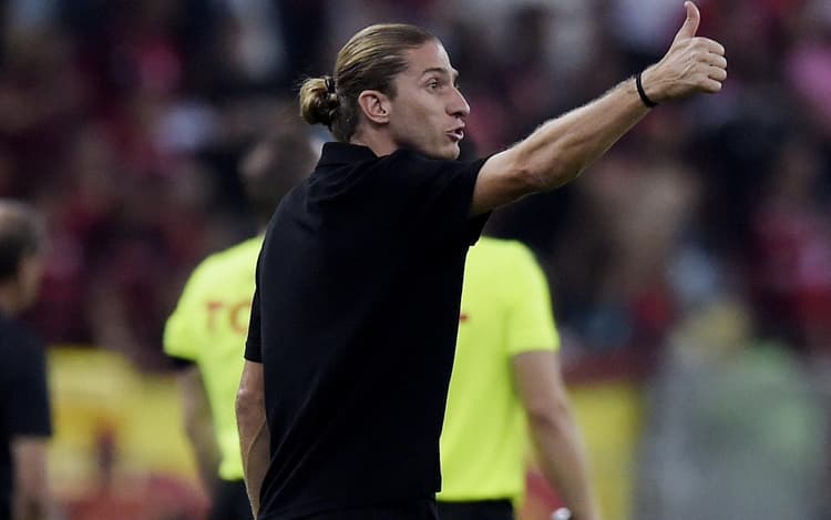 Filipe Luís lida com sombra de Tite na véspera de Bahia x Flamengo