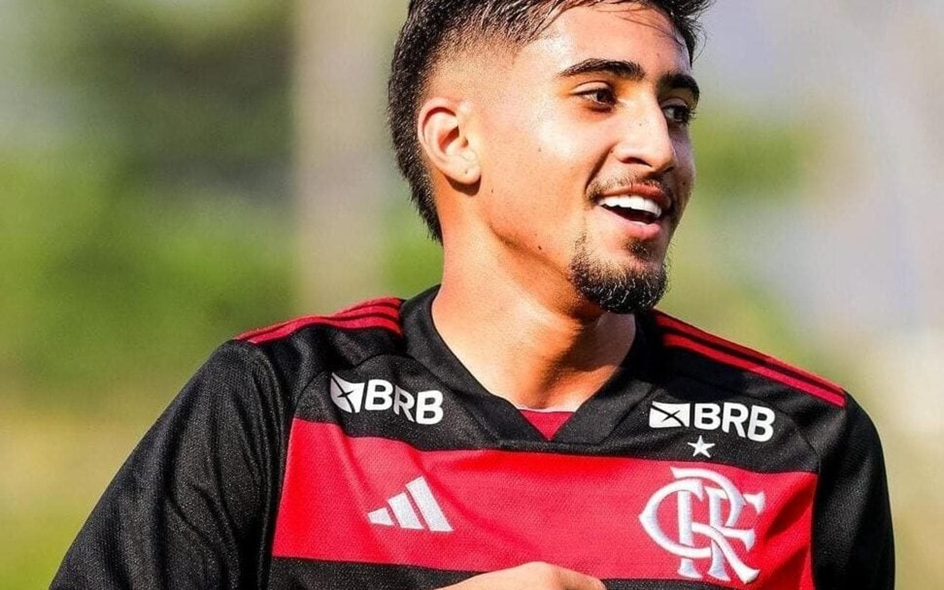 Guilherme Gomes, artilheiro do Flamengo sub-20, destaca momento especial e projeta finais