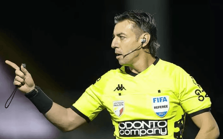 Pênalti no Fla-Flu gera revolta nas redes sociais: ‘Roubado não entra’