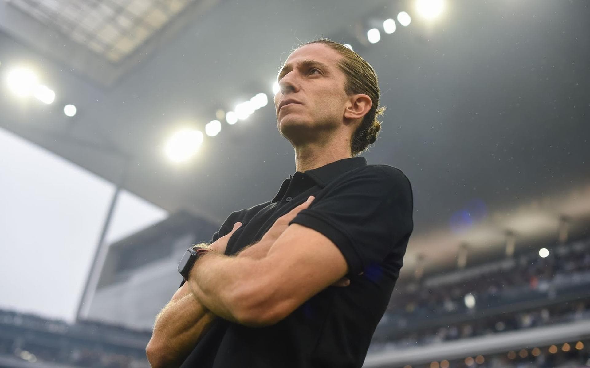 Filipe Luís se irrita com arbitragem: ‘Se o VAR tem dúvida, é contra o Flamengo’