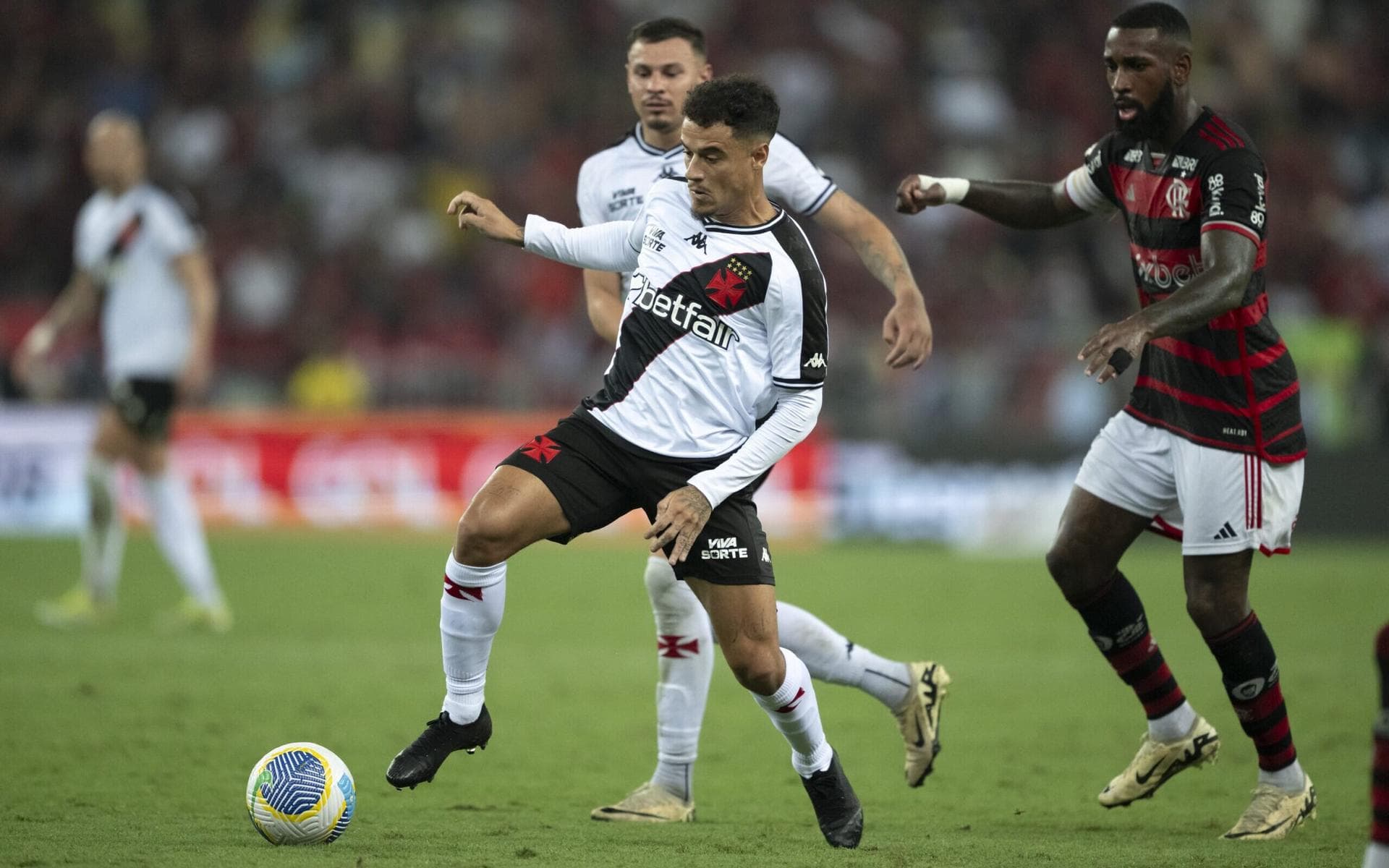 Flamengo x Vasco: quem venceu mais o Clássico dos Milhões?
