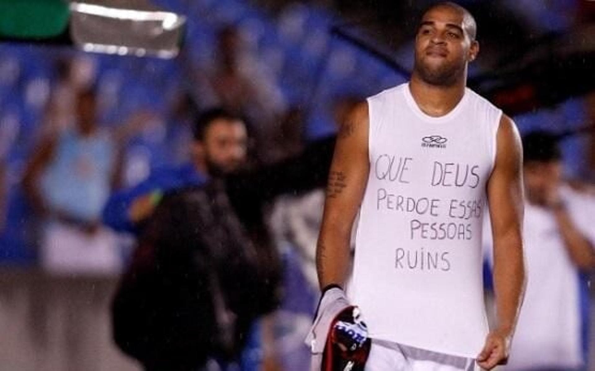 Adriano Imperador admite que mentiu em antiga polêmica no Flamengo