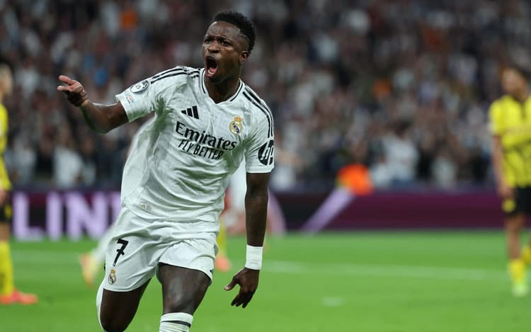 Após hat-trick na Champions League, Vini Jr manda mensagem para torcida do Flamengo