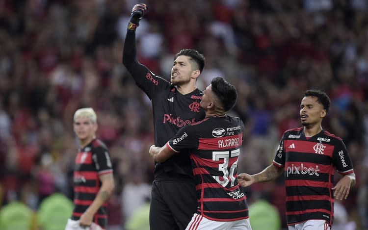 Torcedores do Flamengo ainda acreditam no título do Brasileirão; veja enquete