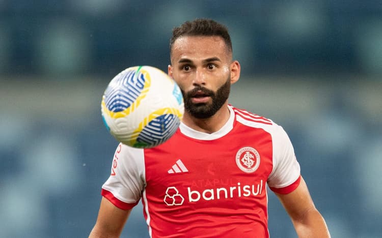 Torcedores do Flamengo ironizam Thiago Maia após pênalti: ‘Ídolo’