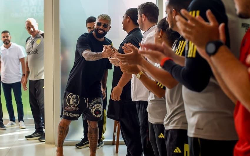 Jornalista se justifica após crítica ao vídeo da volta de Gabigol ao Flamengo: ‘Mimado’