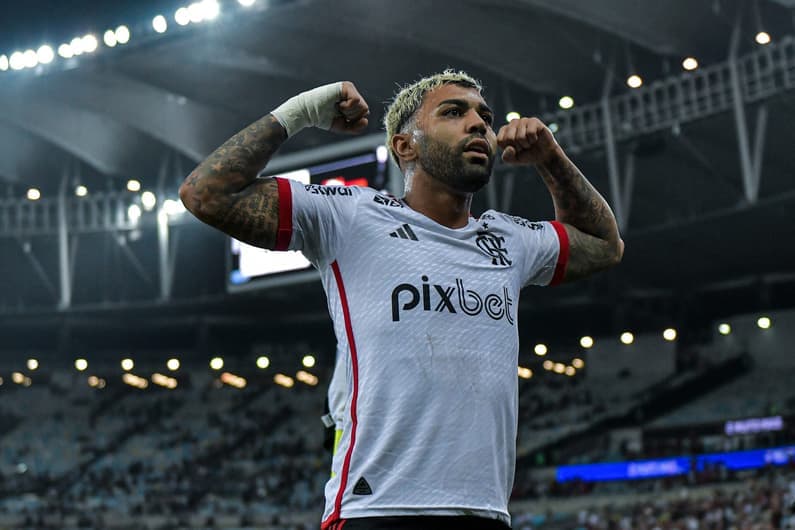 Com futuro incerto no Flamengo, Gabigol centraliza ‘leilão’ entre Palmeiras, Santos e Corinthians