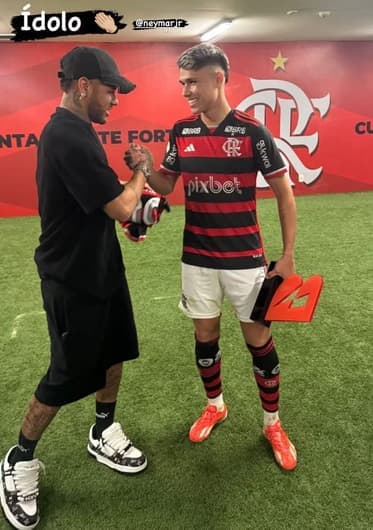 Luiz Araújo revela detalhes de Neymar no vestiário do Flamengo